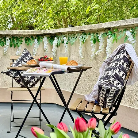 Apartment 2-bed W Roof Garden, Wifi & Parking Sleeps 4