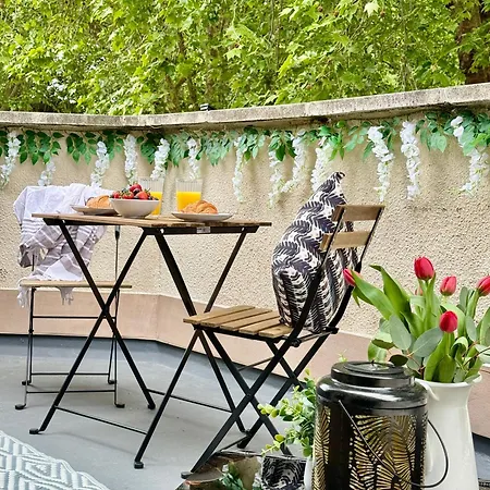 Apartment 2-bed W Roof Garden, Wifi & Parking Sleeps 4